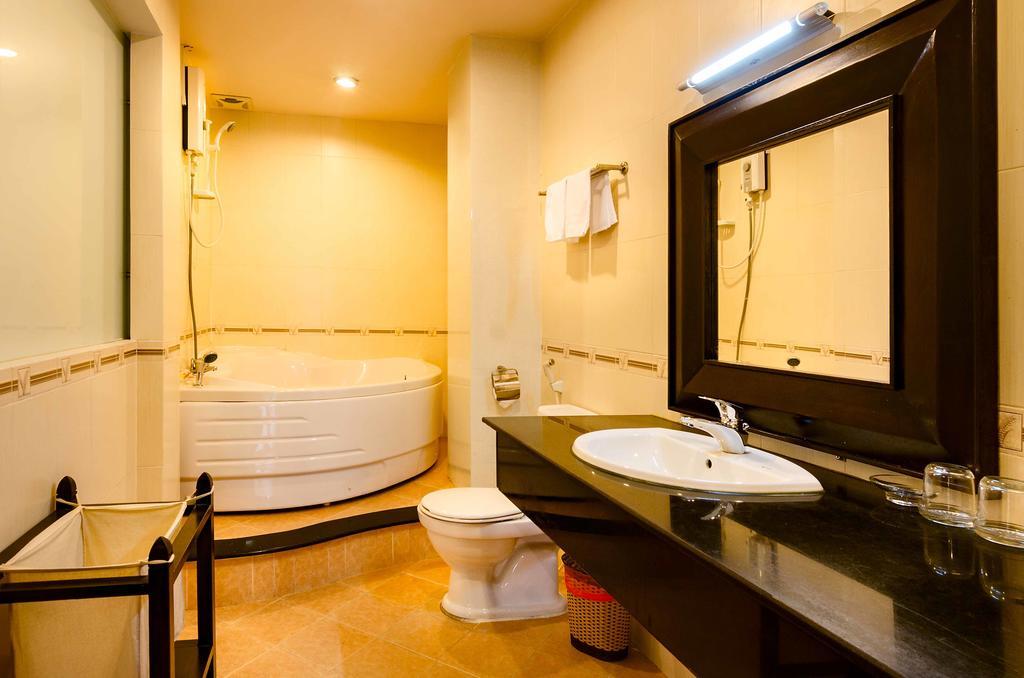 Vien Dong Hotel 2 Ho Chi Minh City Exterior photo